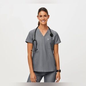 Figs Women’s One‎ Pocket Catarina Graphite Gray Scrub Top XS
